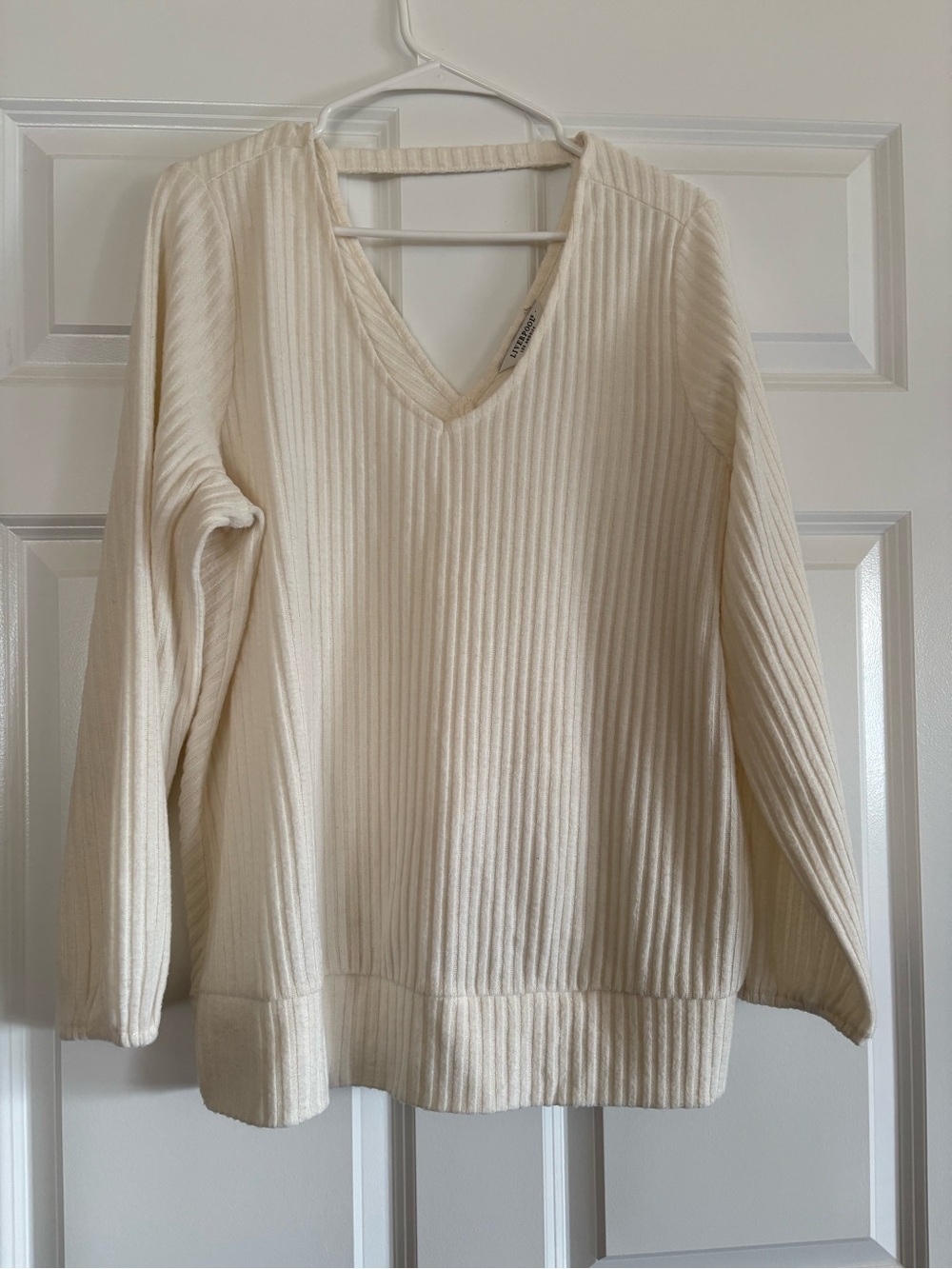 Liverpool Women’s Cream Ribbed V-Neck Sweater